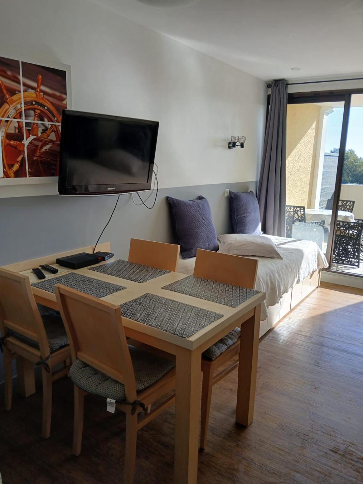 Appartement Grimaud Bord De Mer Dış mekan fotoğraf